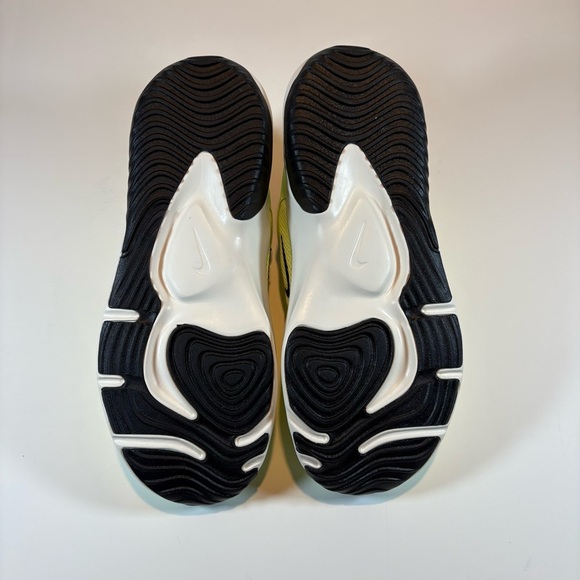 Men’s Nike Legend Essential 3 Next Nature Shoes Size 11 New In Box - Picture 5 of 6